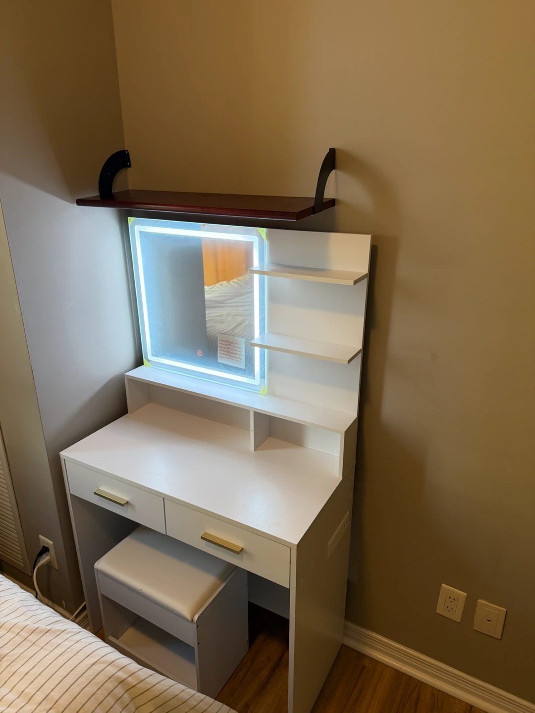 White Vanity Table with Lighted Mirror and Stool - photo 5