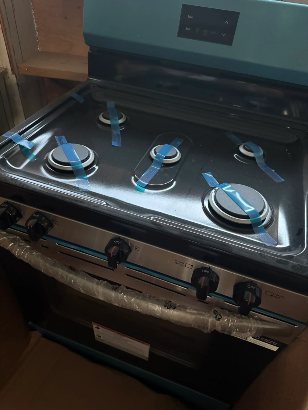 Brand-new Frigidaire 30-inch freestanding gas stove - photo 2