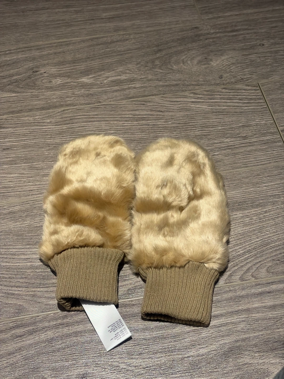 Silence + Noise Faux Fur Mittens - photo 2