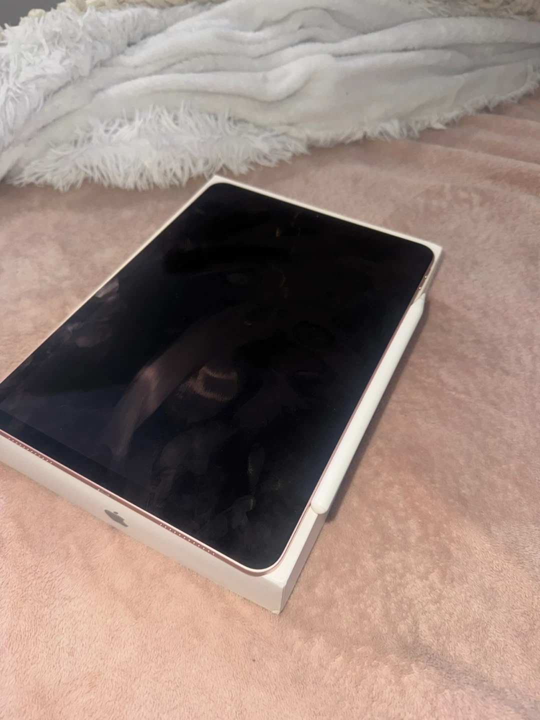 Apple iPad 4th gen with Apple Pencil pink