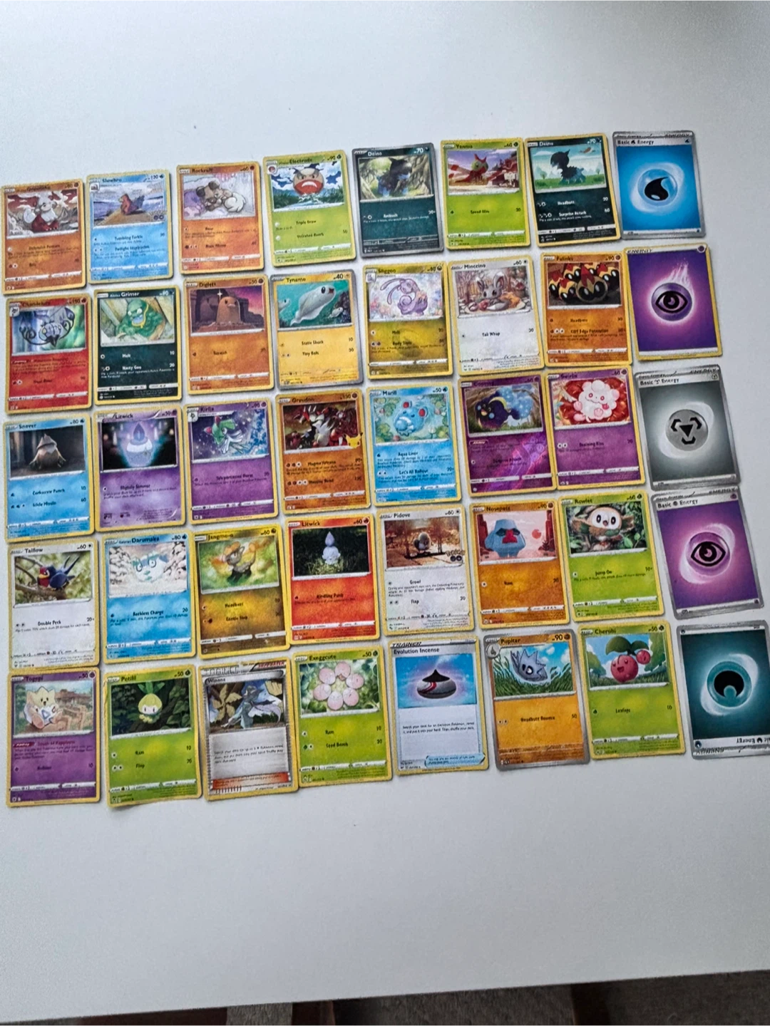 40 Assorted Pokémon Trading Cards