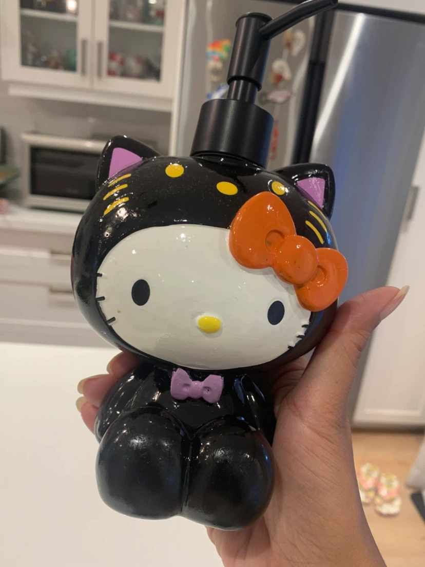 Hello Kitty Black Cat Lotion Pump Dispenser - photo 2