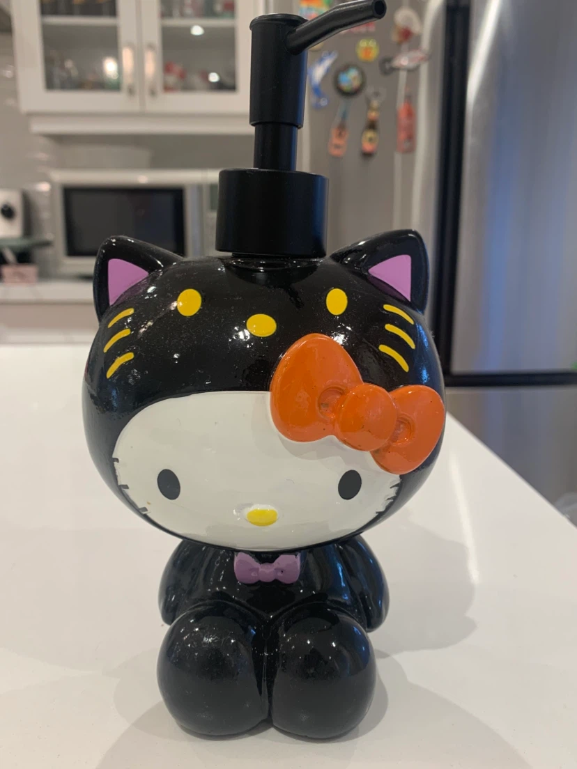Hello Kitty Black Cat Lotion Pump Dispenser - photo 5