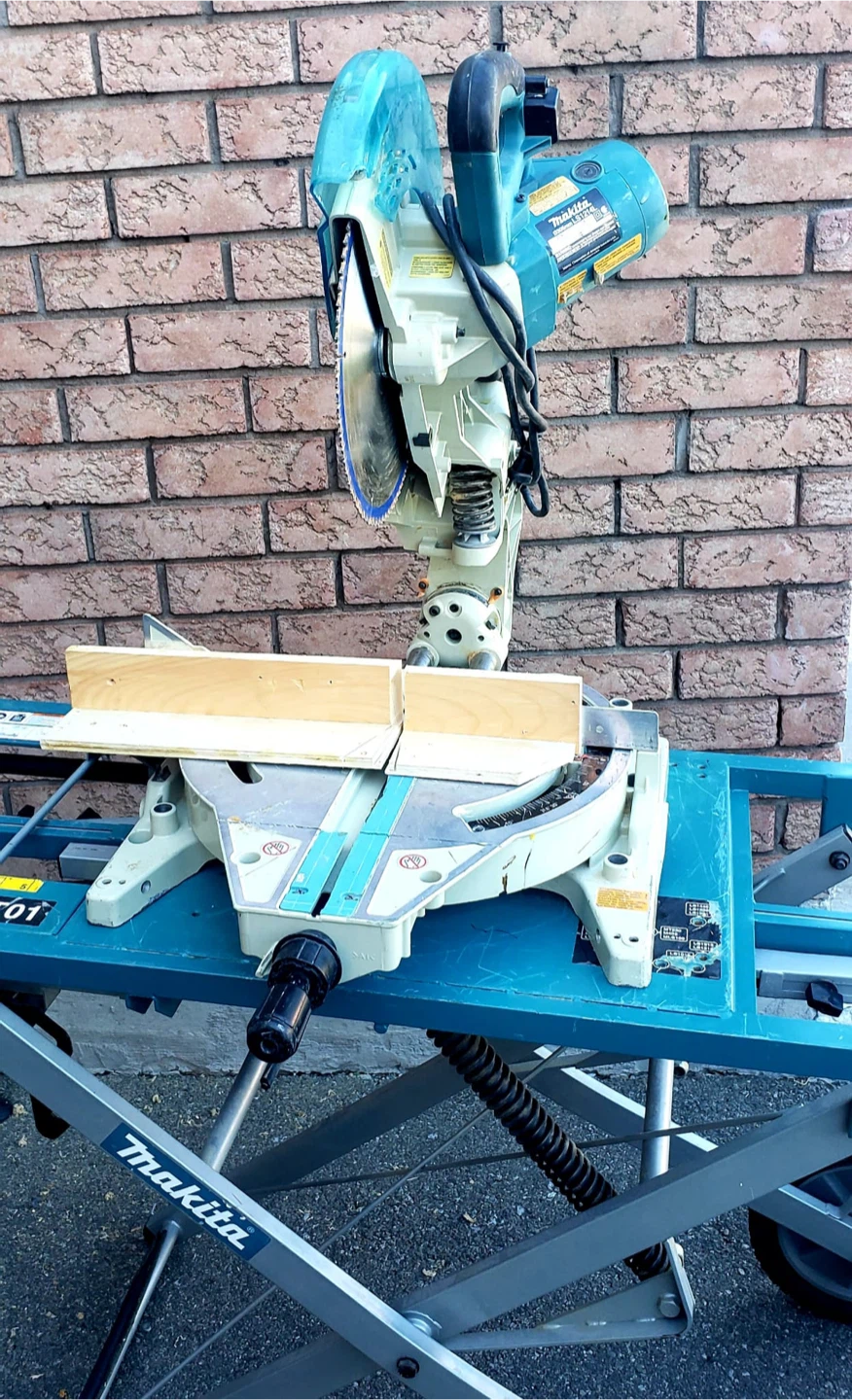 Makita Miter Saw with Stand - photo 5