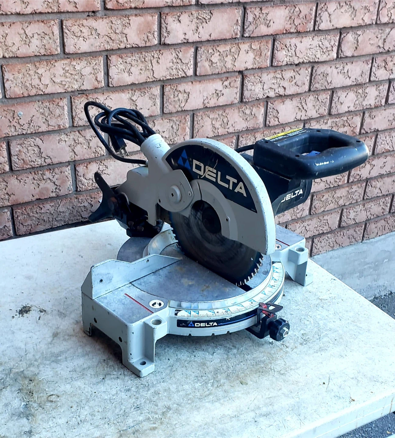 Delta Compound Miter Saw