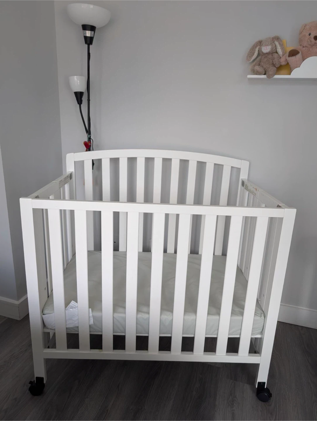 DaVinci Folding Portable 3-in-1 Mini Crib with Mattress