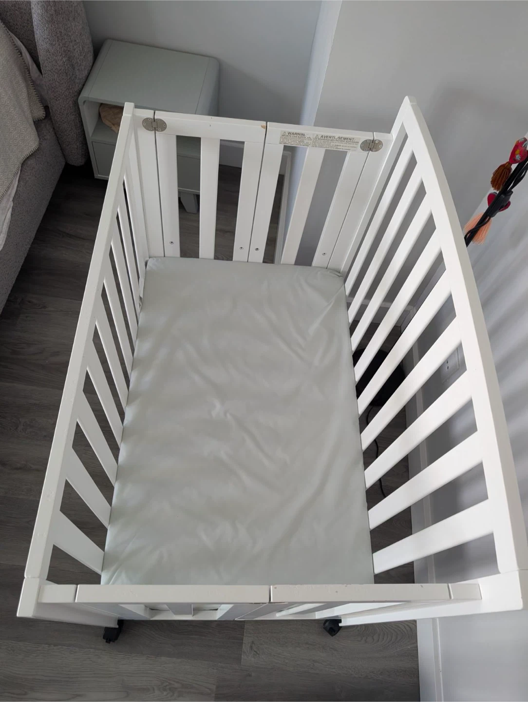 DaVinci Folding Portable 3-in-1 Mini Crib with Mattress - photo 3