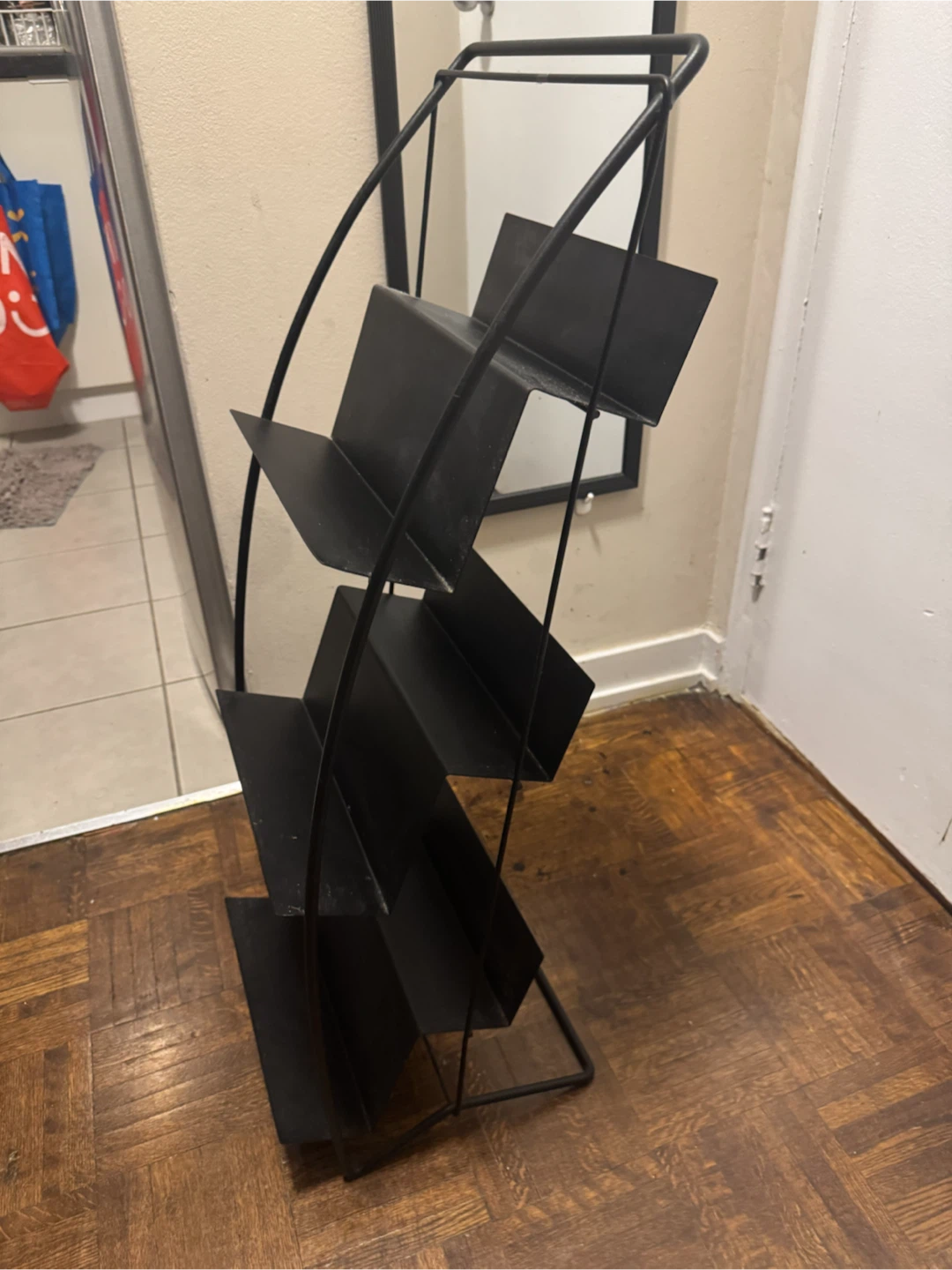 Black Metal Magazine Rack - photo 3