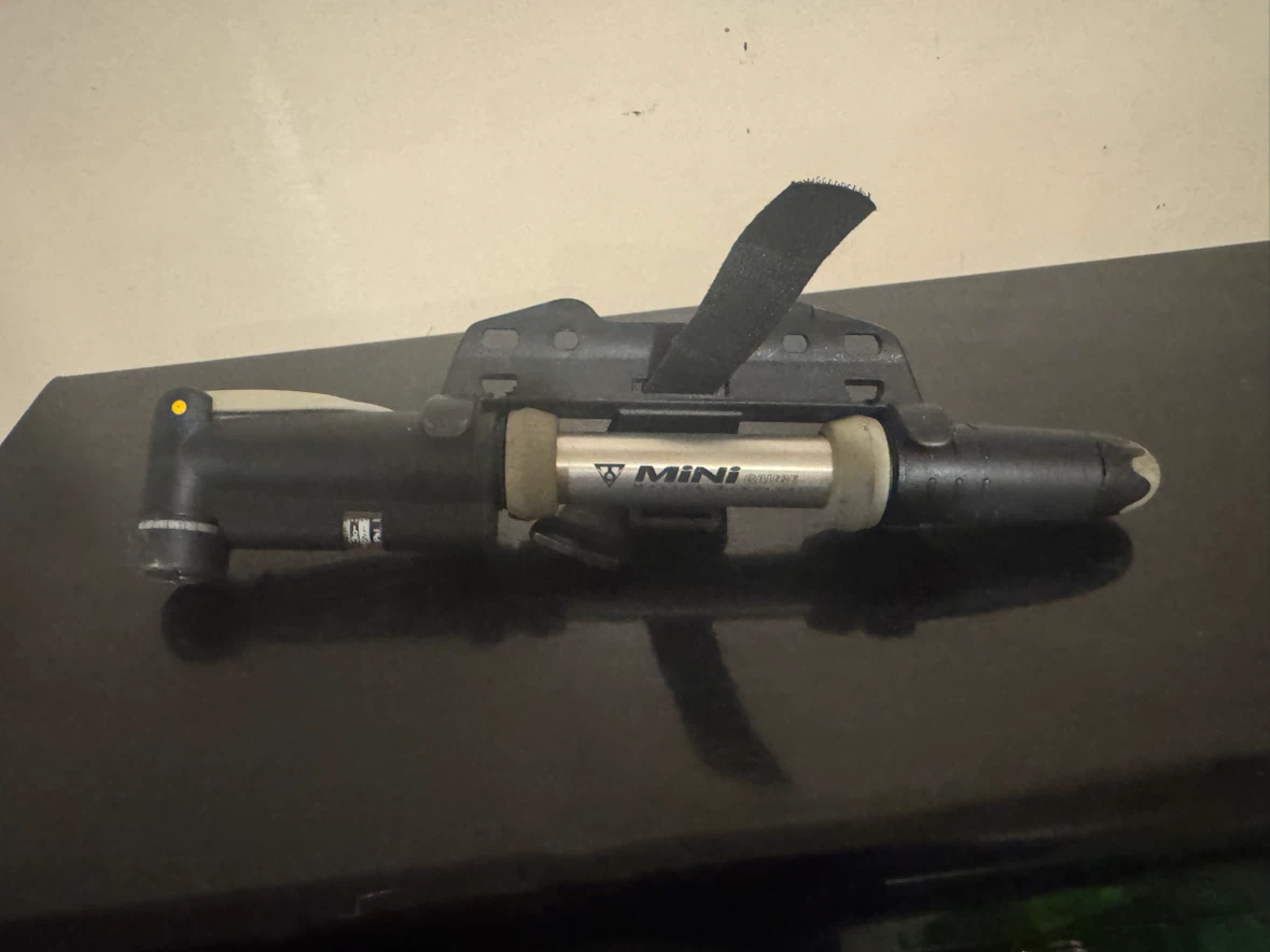 2 Brand new Tire Pumps. $10-$15 each - photo 3