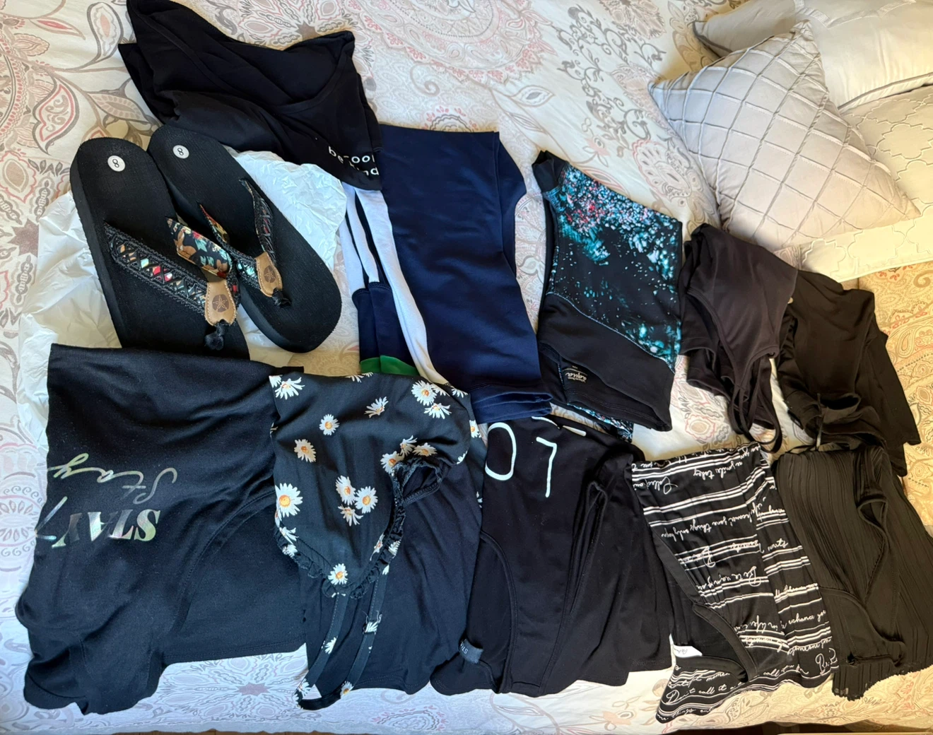 Women clothing bundle. 11 items. size Medium
