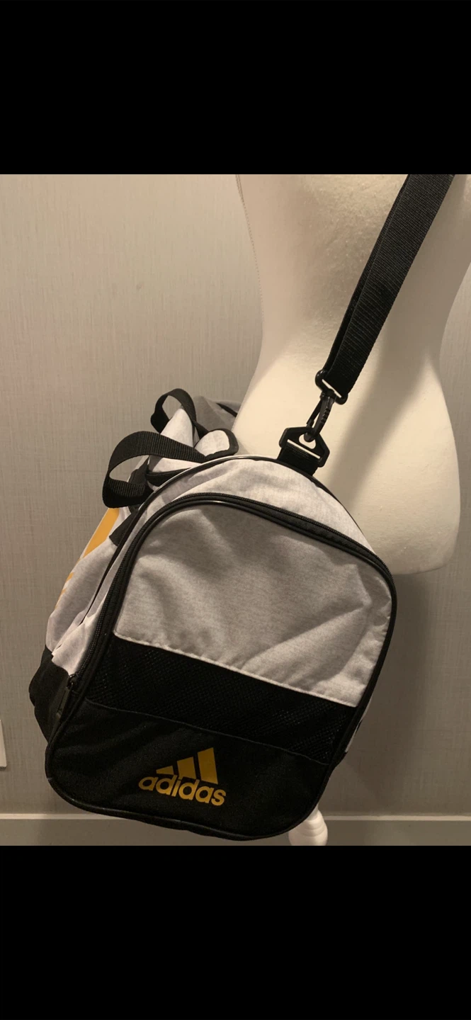 🚨 Students! LIKE NEW! ADIDAS Duffle Bag Unisex - photo 4
