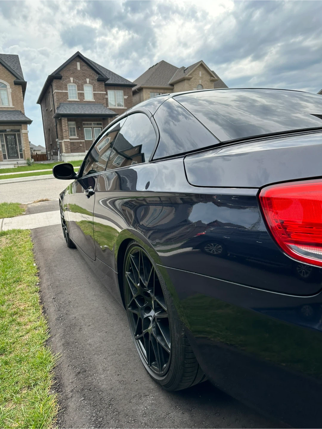 Dark Blue BMW 3 Series Convertible - photo 3
