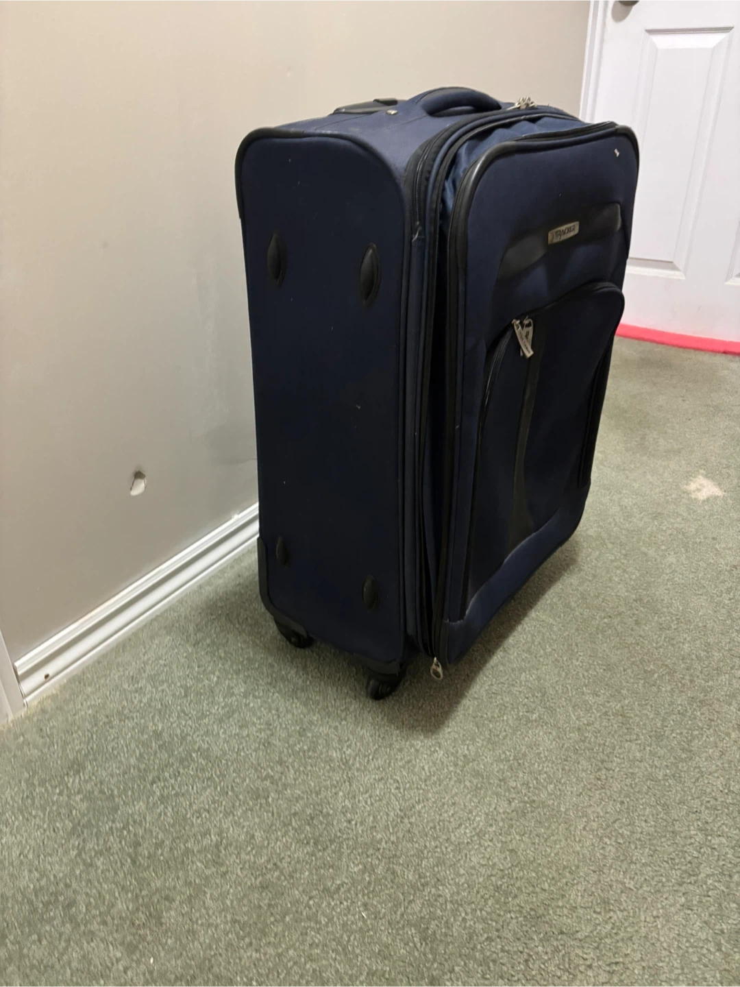Used Suitcase in good condition - photo 2