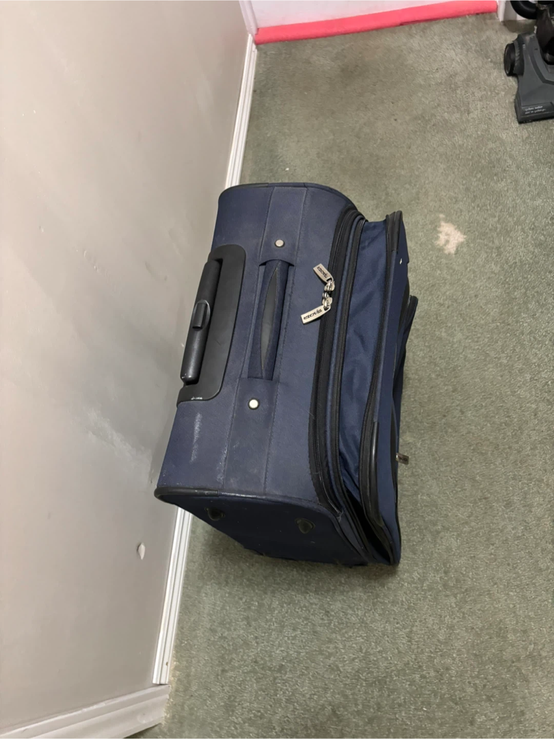Used Suitcase in good condition - photo 3