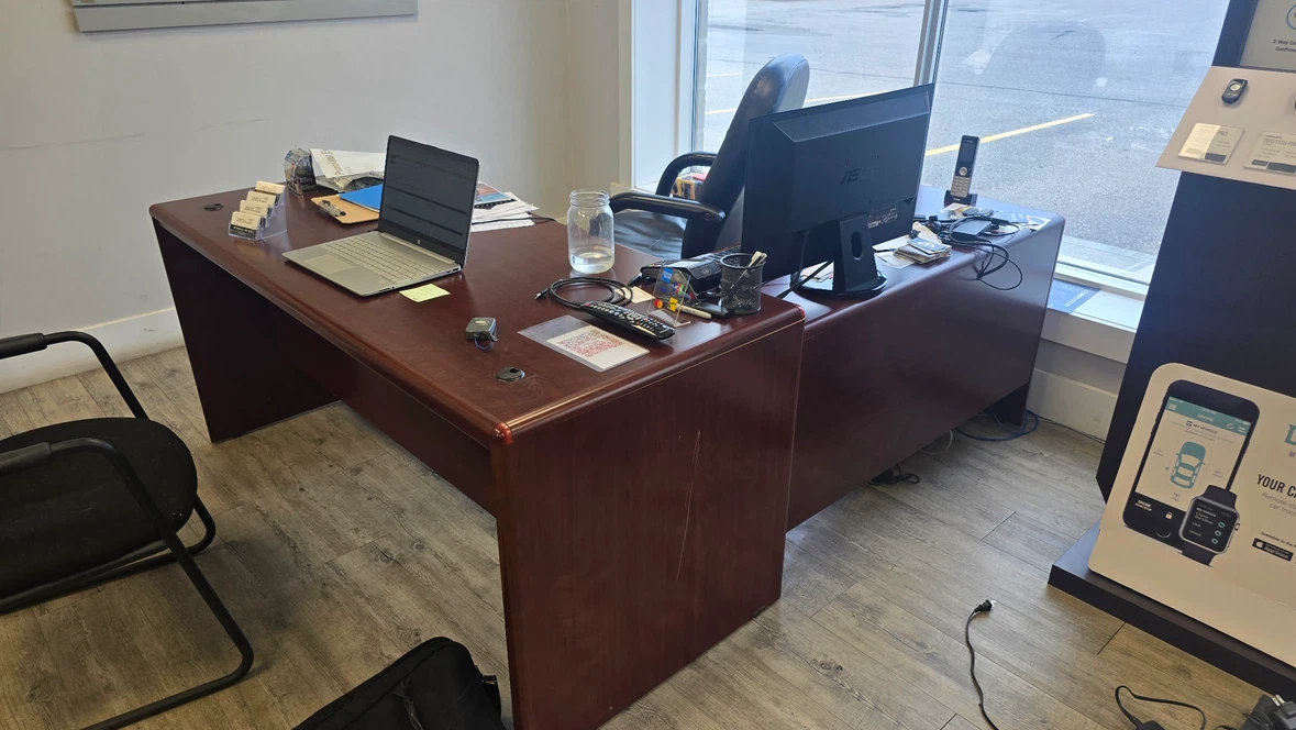 Large eExecutive L-Shaped Office Desk – Mahogany Finish - photo 2