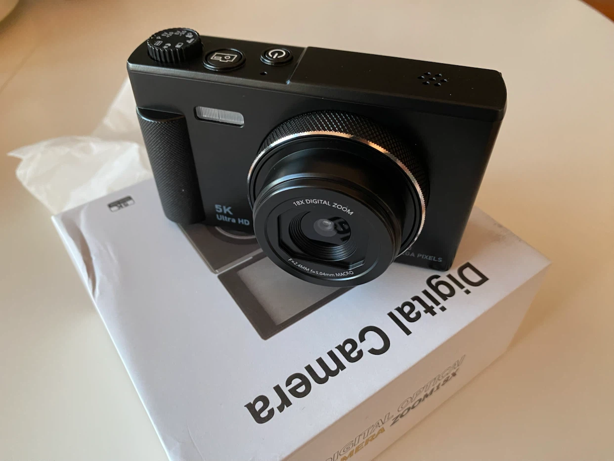 5K Digital Camera with 18x Zoom and 2.8-inch Screen - photo 4