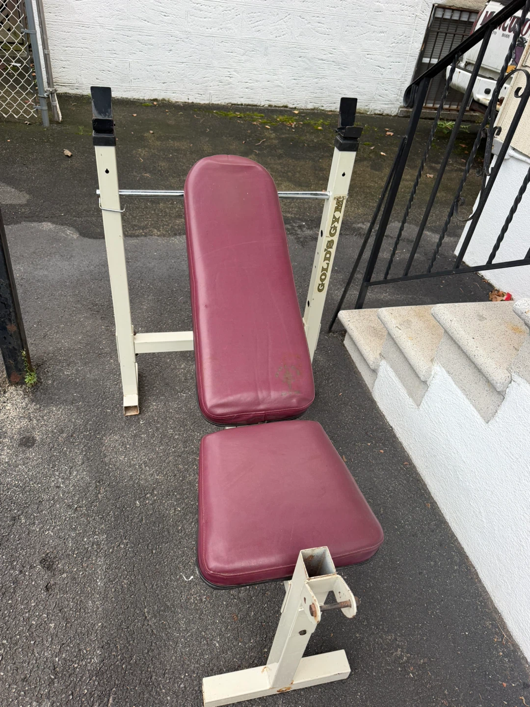 Gold's Gym DynaMax 2500 Weight Bench - photo 2