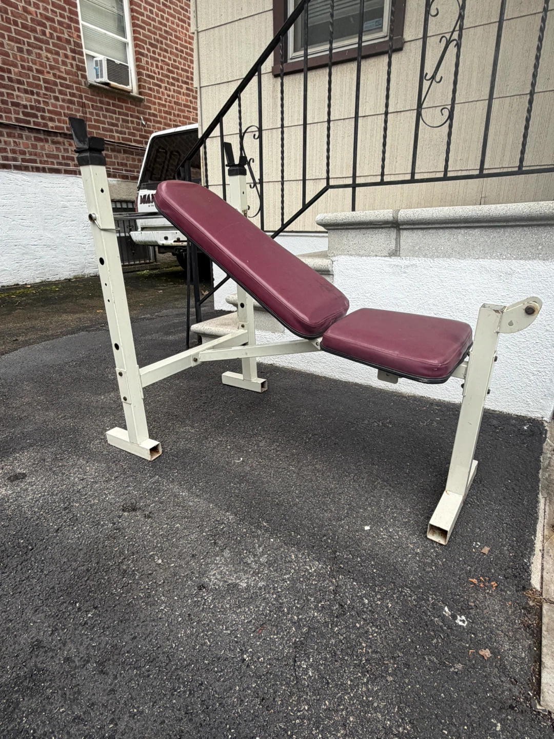 Gold's Gym DynaMax 2500 Weight Bench - photo 3