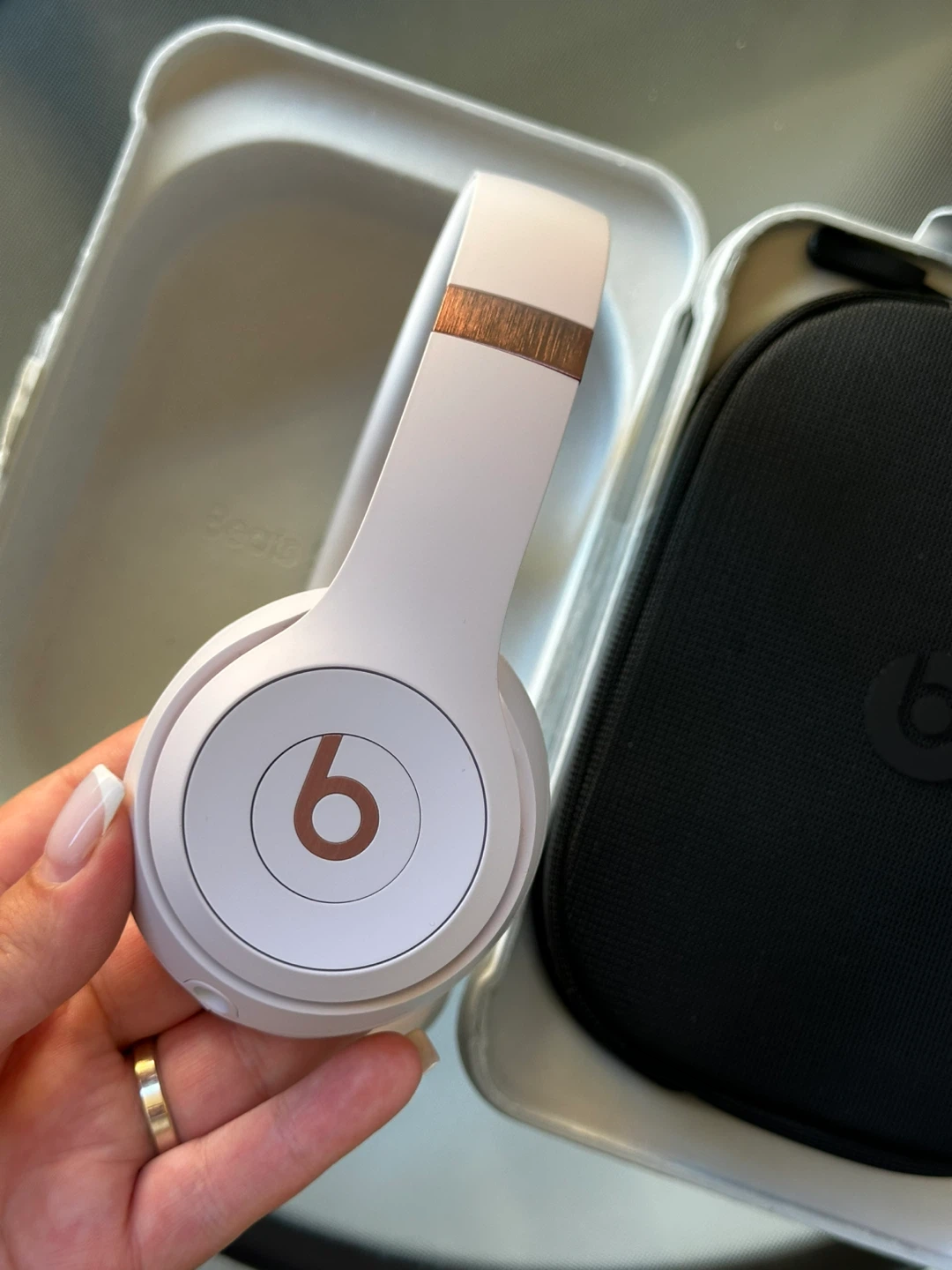 Beats Solo 4 Headphones (Cloud Pink) — BRAND NEW - photo 3