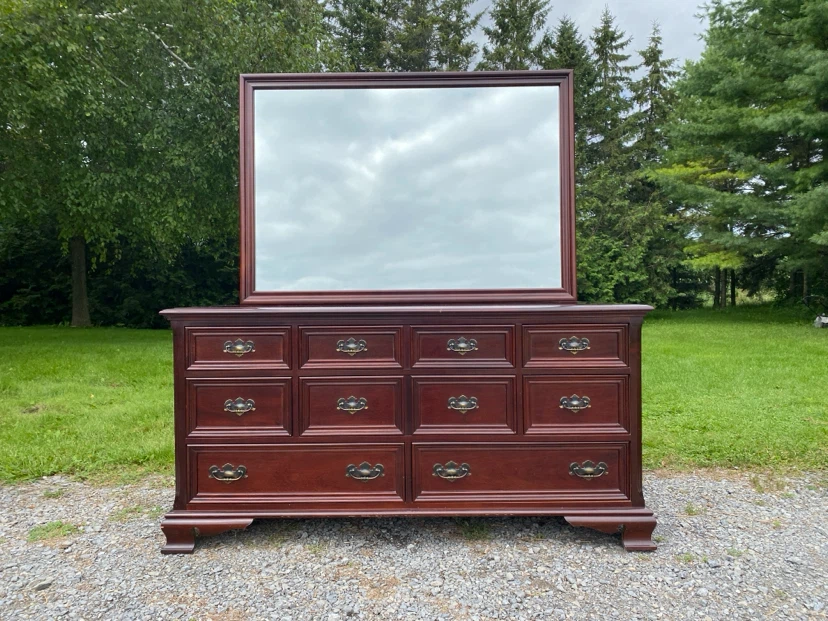 Vinatge Gibbard Solid Mahogany Dresser with Mirror (CAN DELIVER)