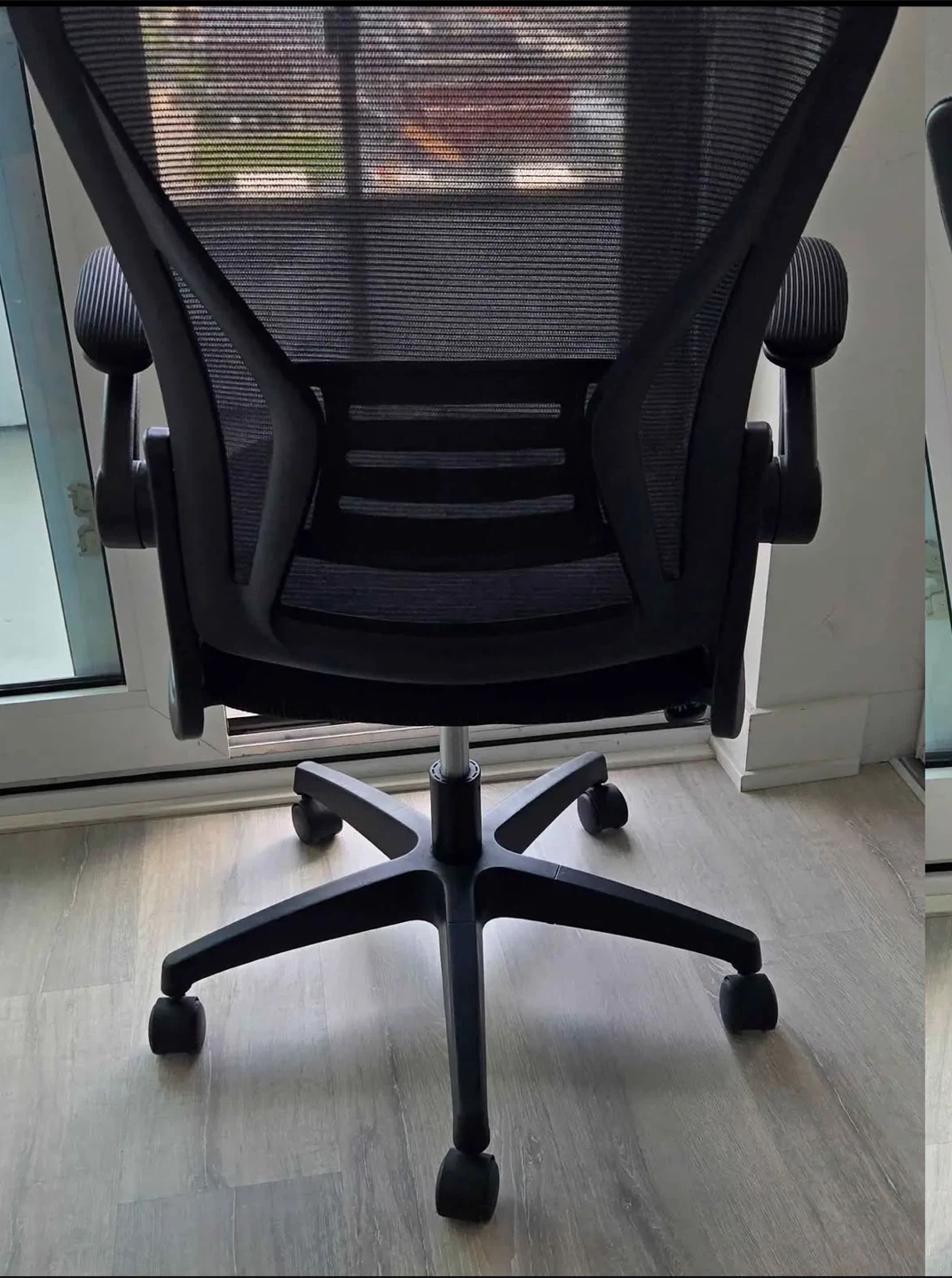 Black Mesh Office Chair - photo 3