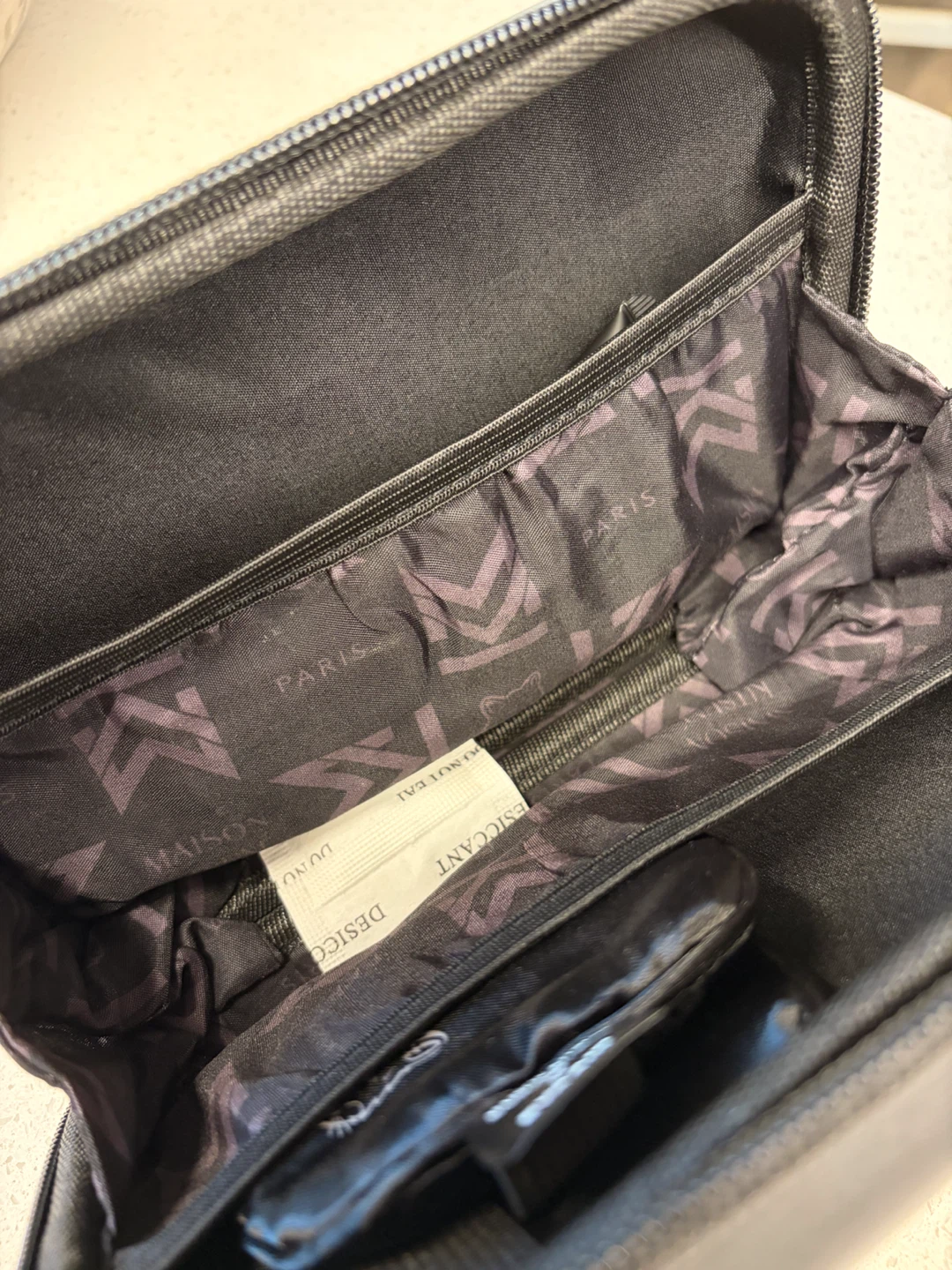 Maison Kitsuné for EVA AIR Amenity Kit/ Cross body bag - photo 5