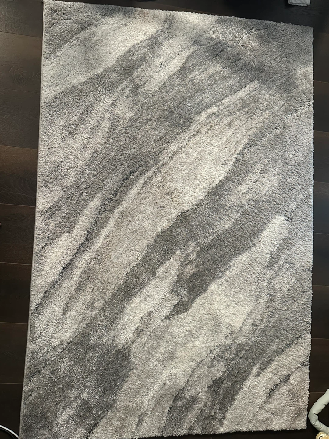 HomeSense Grey Area Rug – 143 × 94 cm