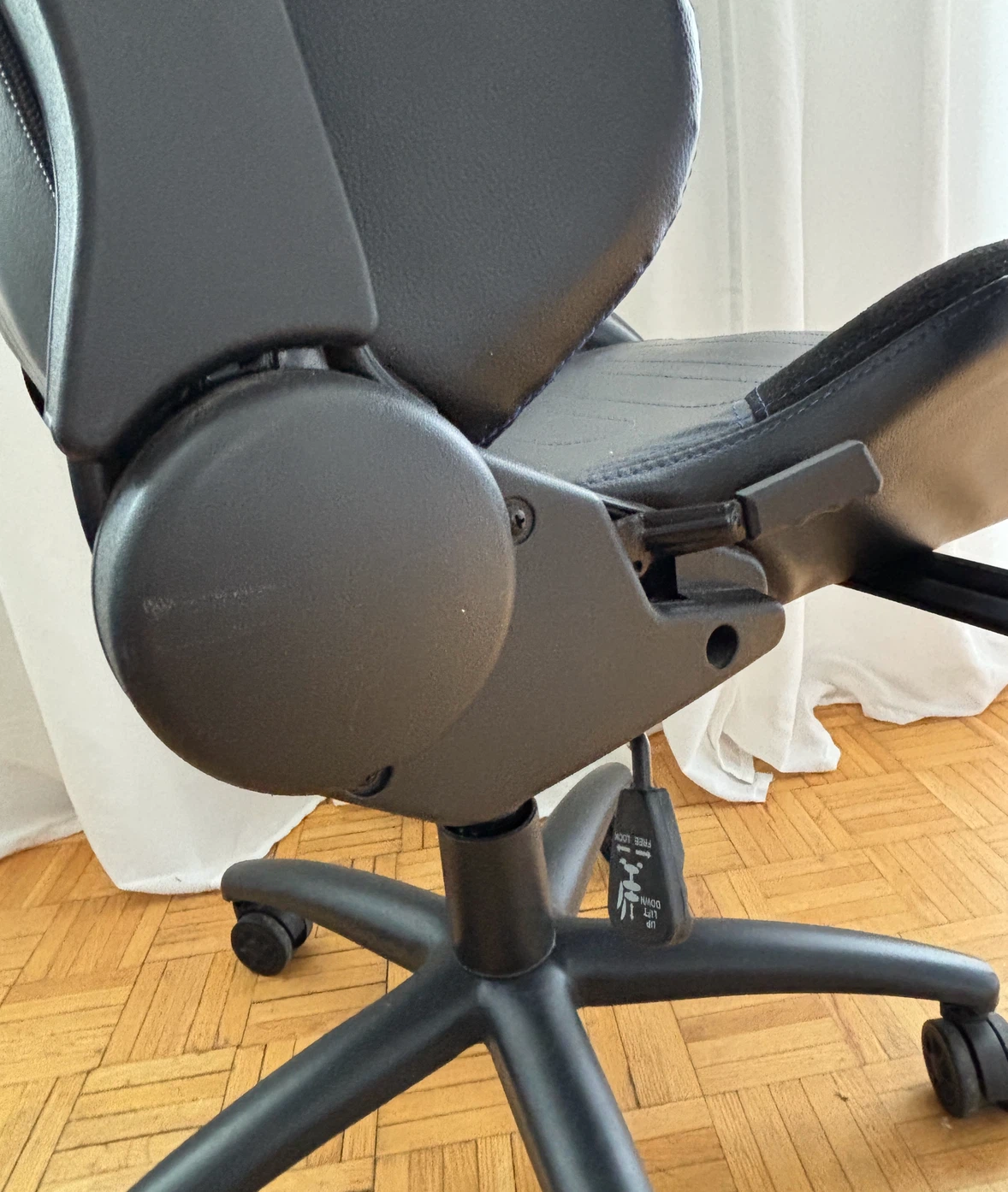 Dragonpower Gaming Chair - photo 2