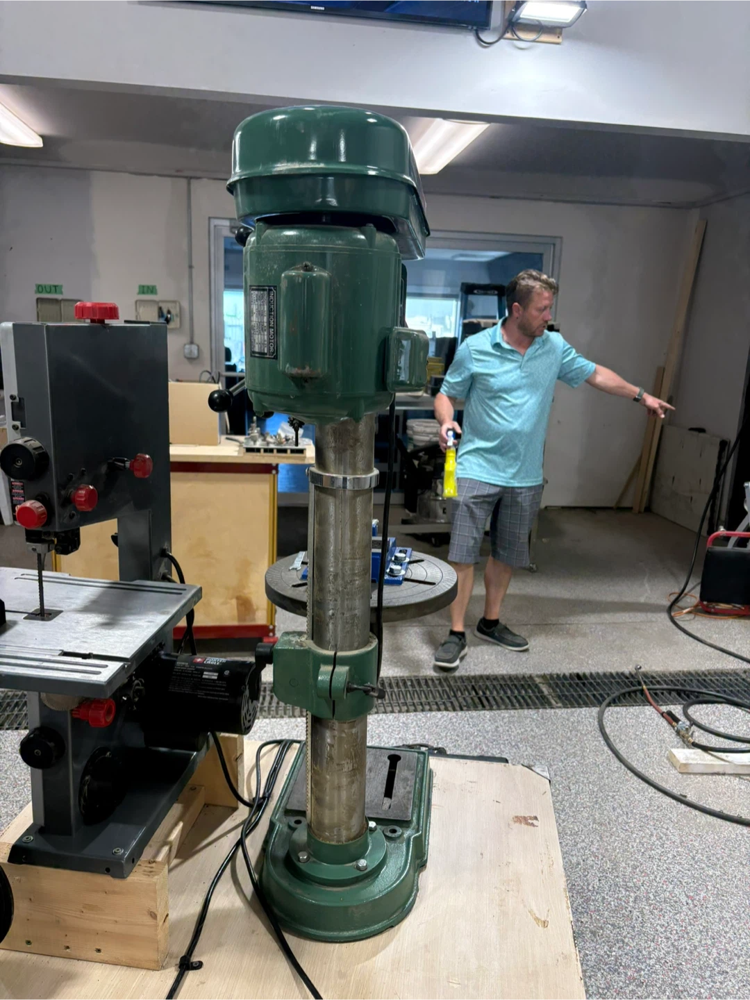 HOUSE OF TOOLS 16-SPEED FLOOR DRILL PRESS + VISE - photo 5