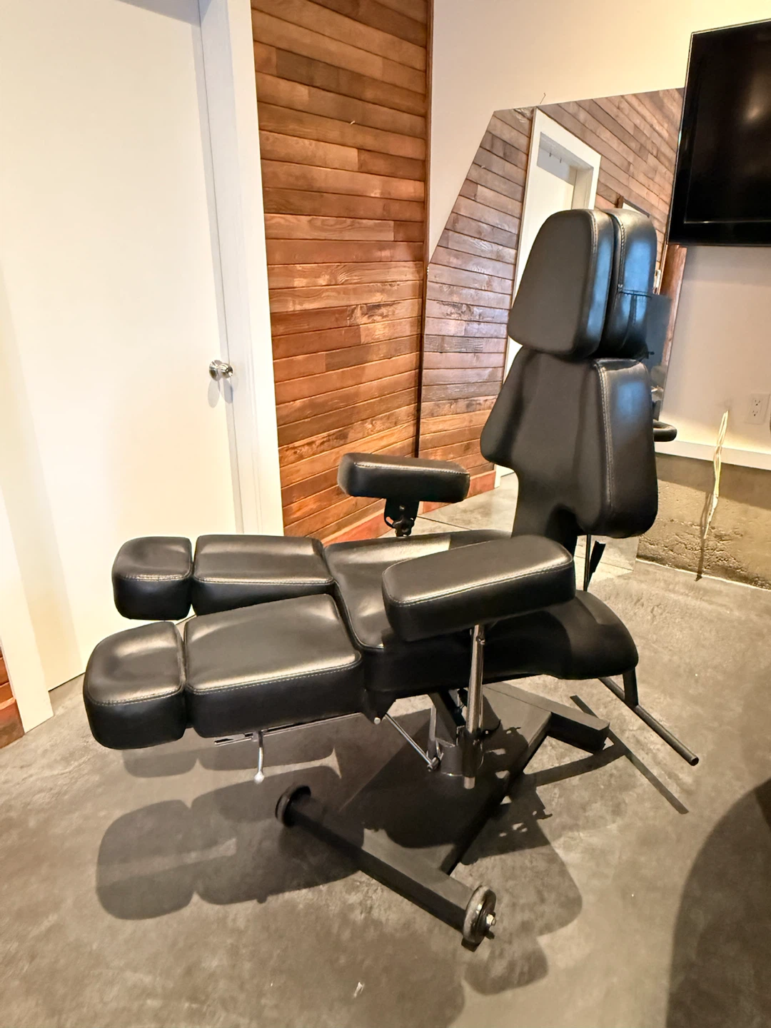Brand New Tattoo Chair / Tattoo Bed - photo 4