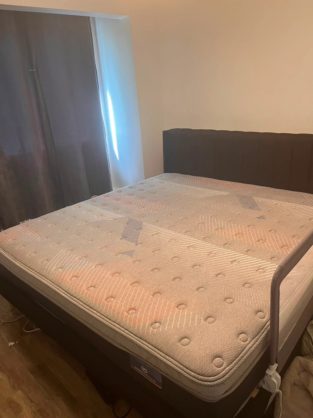 King size Serta Perfect Sleeper Performance Mattress - photo 2