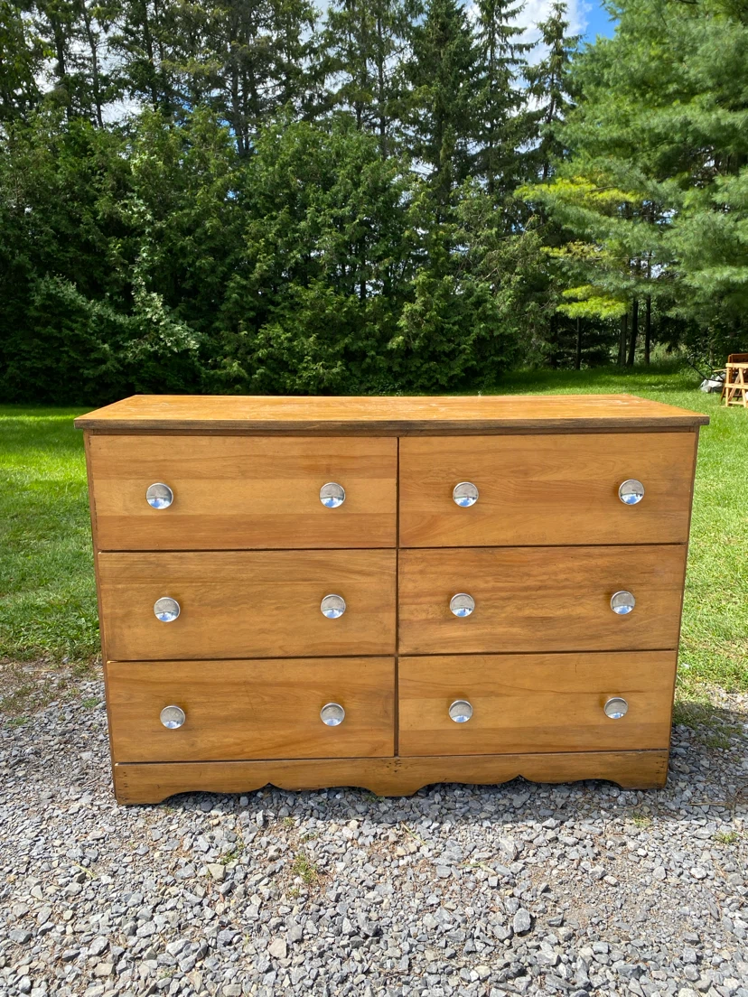 Vintage MCM Style Wood Dresser (CAN DELIVER)