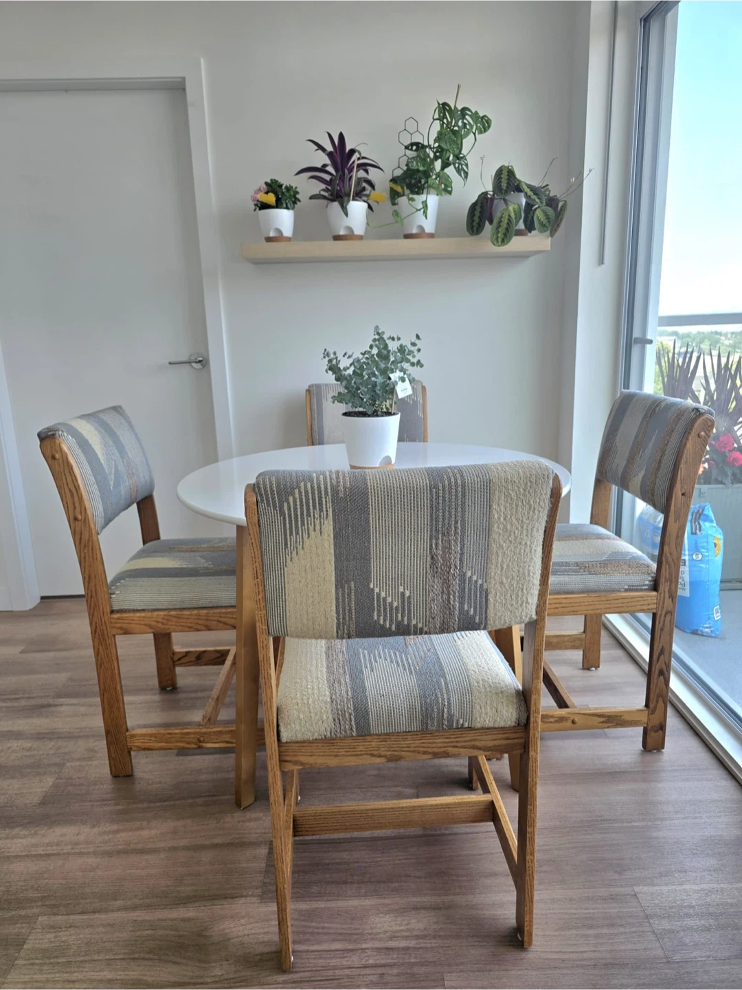 Round White Dining Table with 4 Upholstered Chairs - photo 4