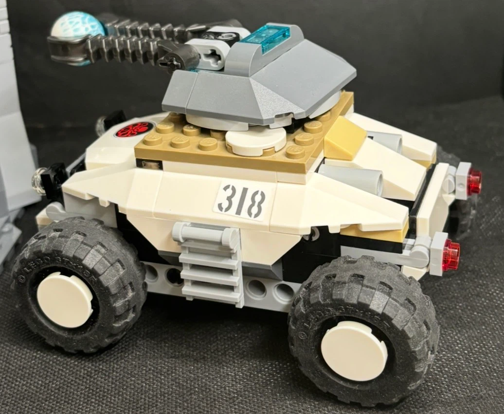 LEGO - Marvel - Age of Ultron The Hydra Fortress Smash 99% comp