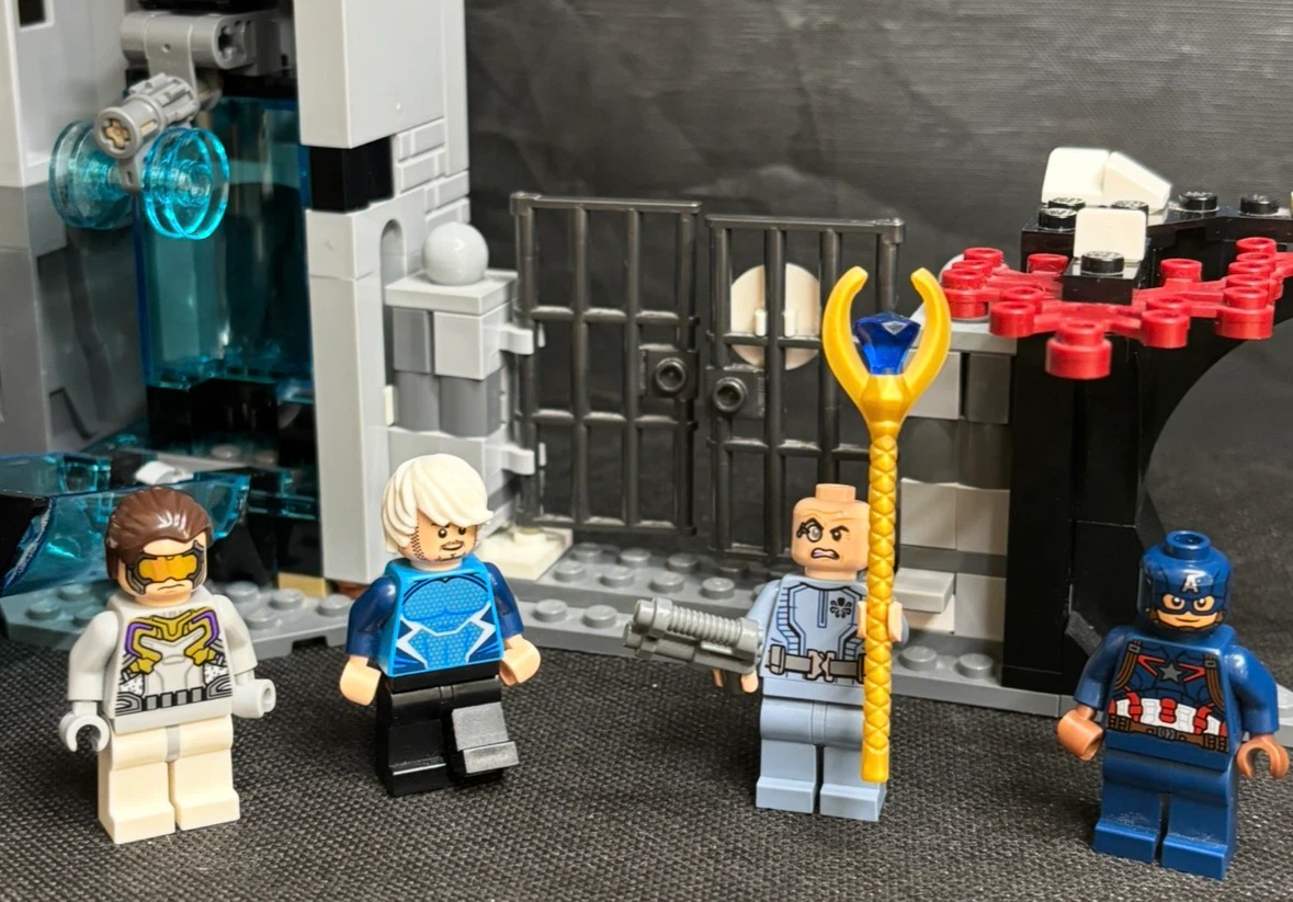 LEGO - Marvel - Age of Ultron The Hydra Fortress Smash 99% comp - photo 2