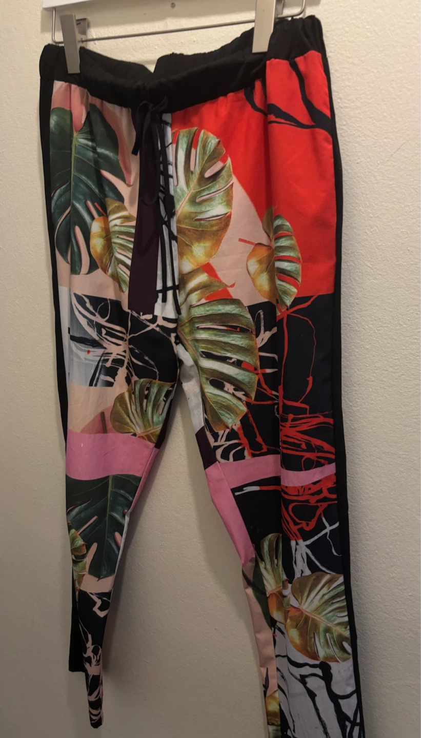 NEW-Size Small-Abstract Tropical Print Pants