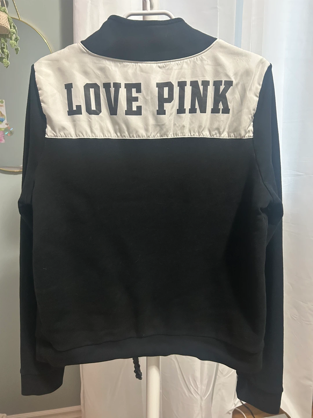Black and white Victoria’s Secret Pink zip up hoodie 2016 (?) - photo 2
