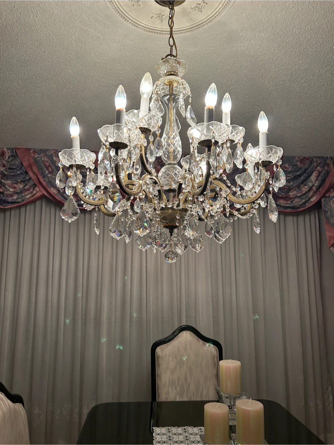 Stunning 12-Light Crystal Chandelier
