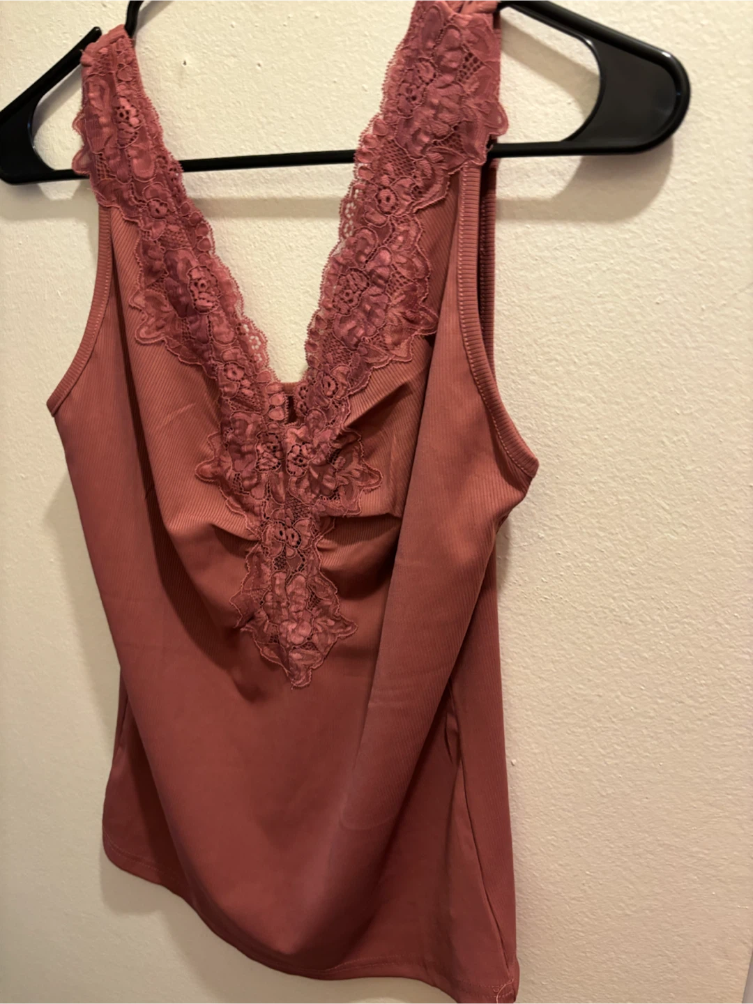 NEW-Medium Mauve Pink Lace Trim Tank Top