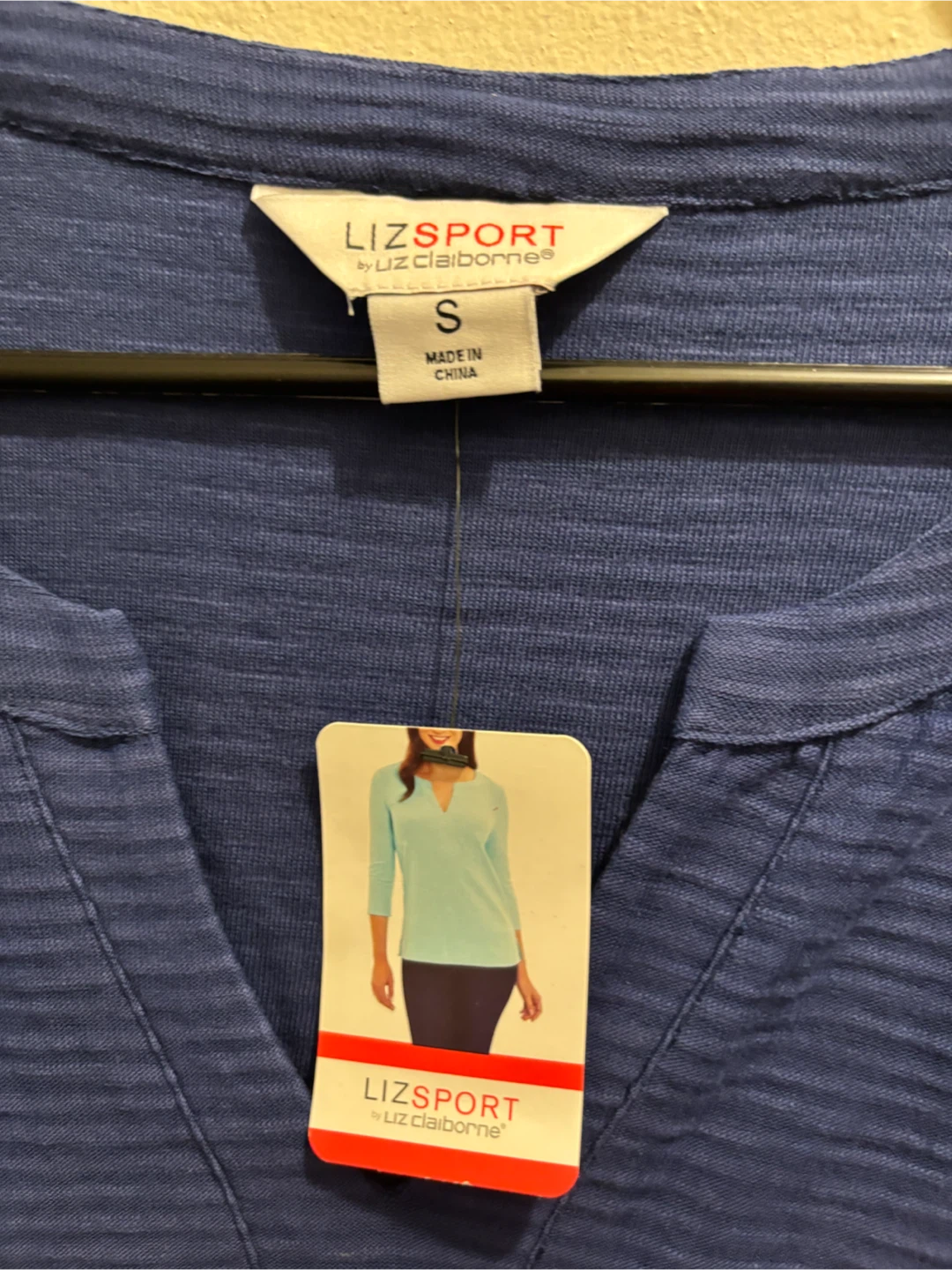 NEW-Liz Sport by Liz Claiborne Blue V-Neck Top - photo 2