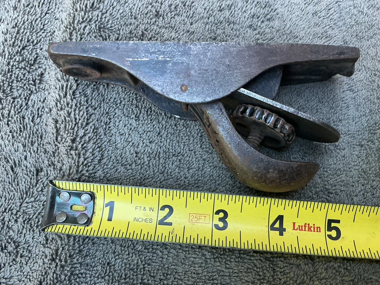 Vintage Small Unbranded Copy of STANLEY 102 Woodworking Plane - photo 4