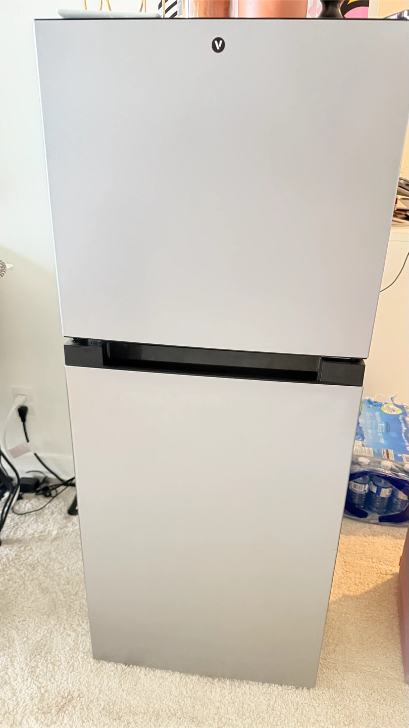 VMRefrigeration Compact Refrigerator