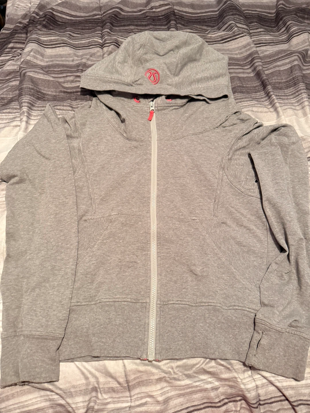 Lululemon Grey Zip-Up Hoodie - photo 2