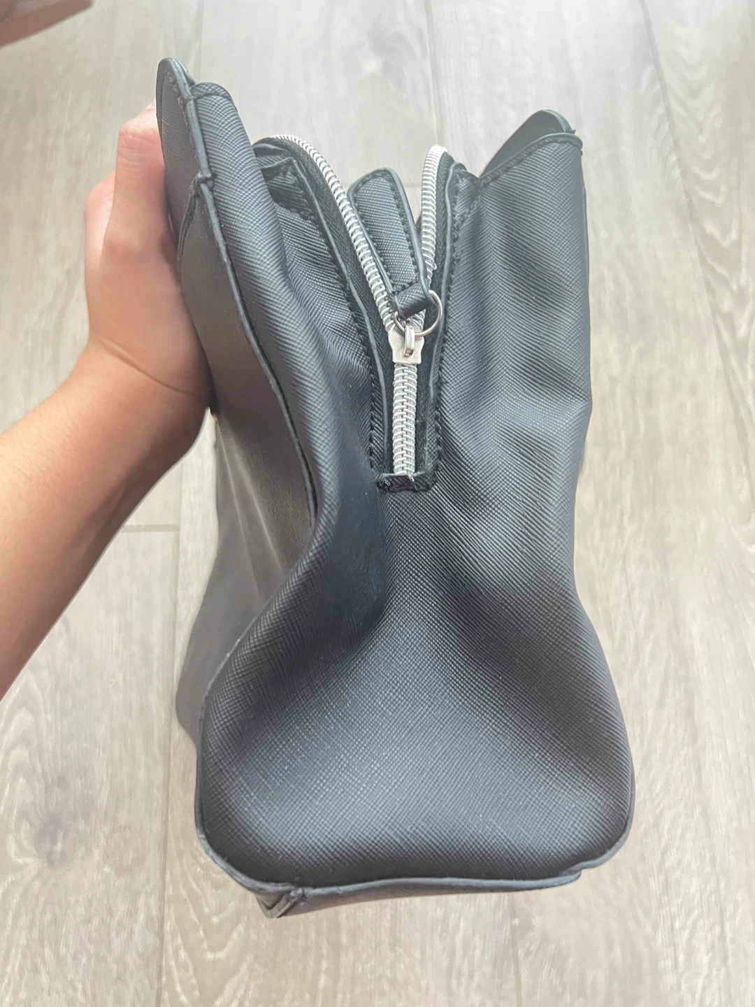Black Kenneth Cole handbag - photo 2
