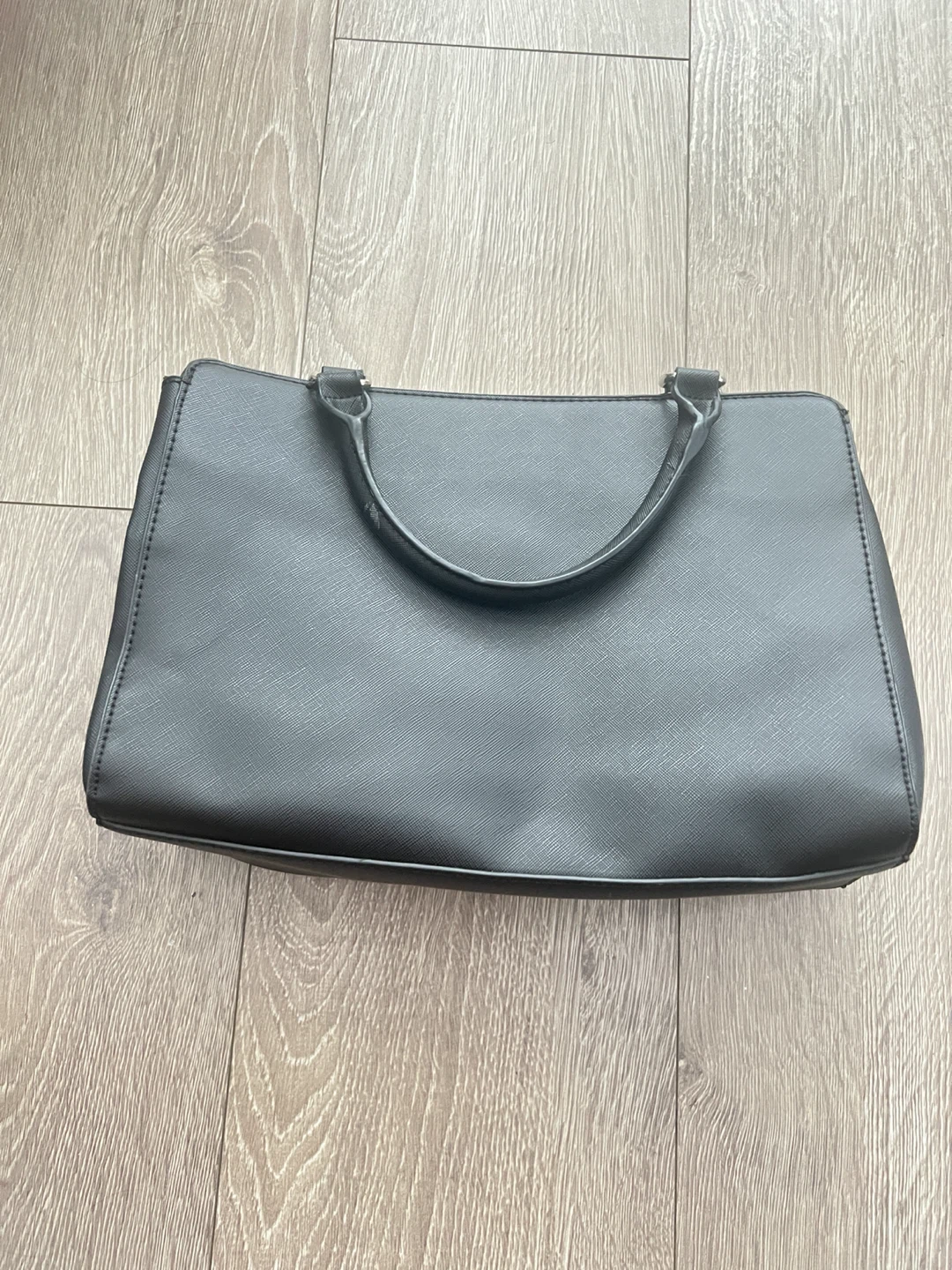 Black Kenneth Cole handbag - photo 3
