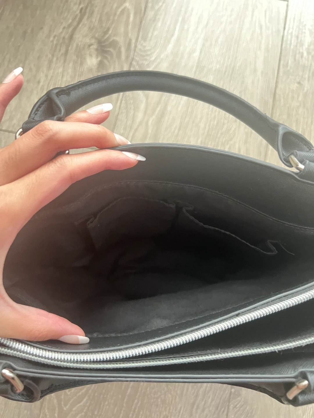 Black Kenneth Cole handbag - photo 5