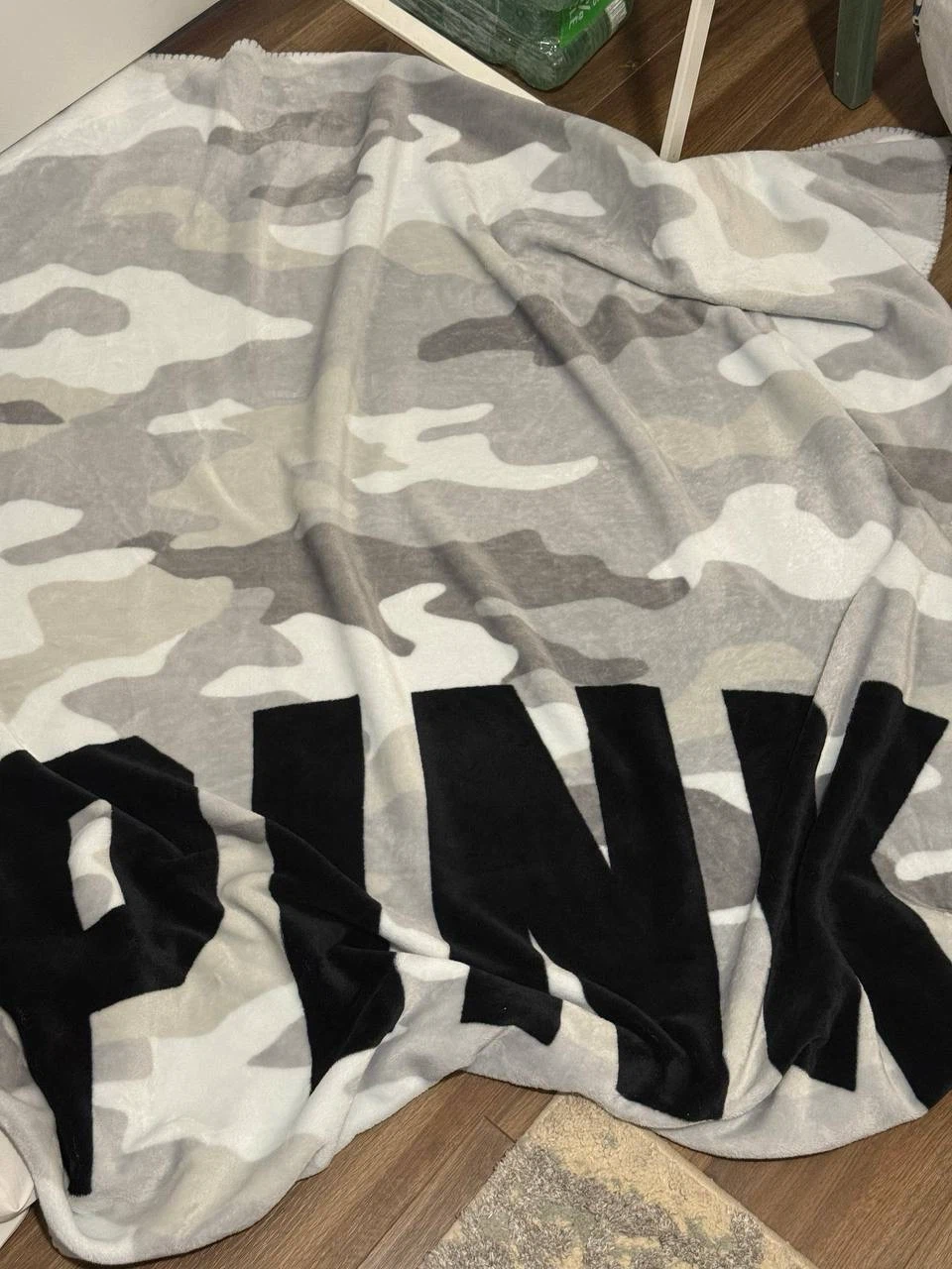 Victoria’s Secret PINK Throw Blanket – 50” x 60”