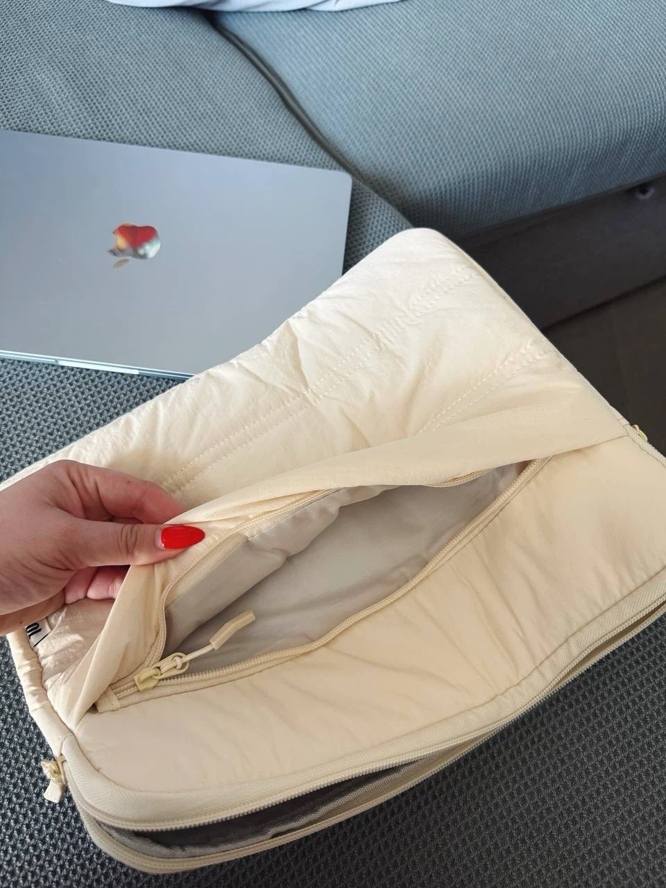 Puffy laptop sleeve 13.5 inch — beige - photo 2