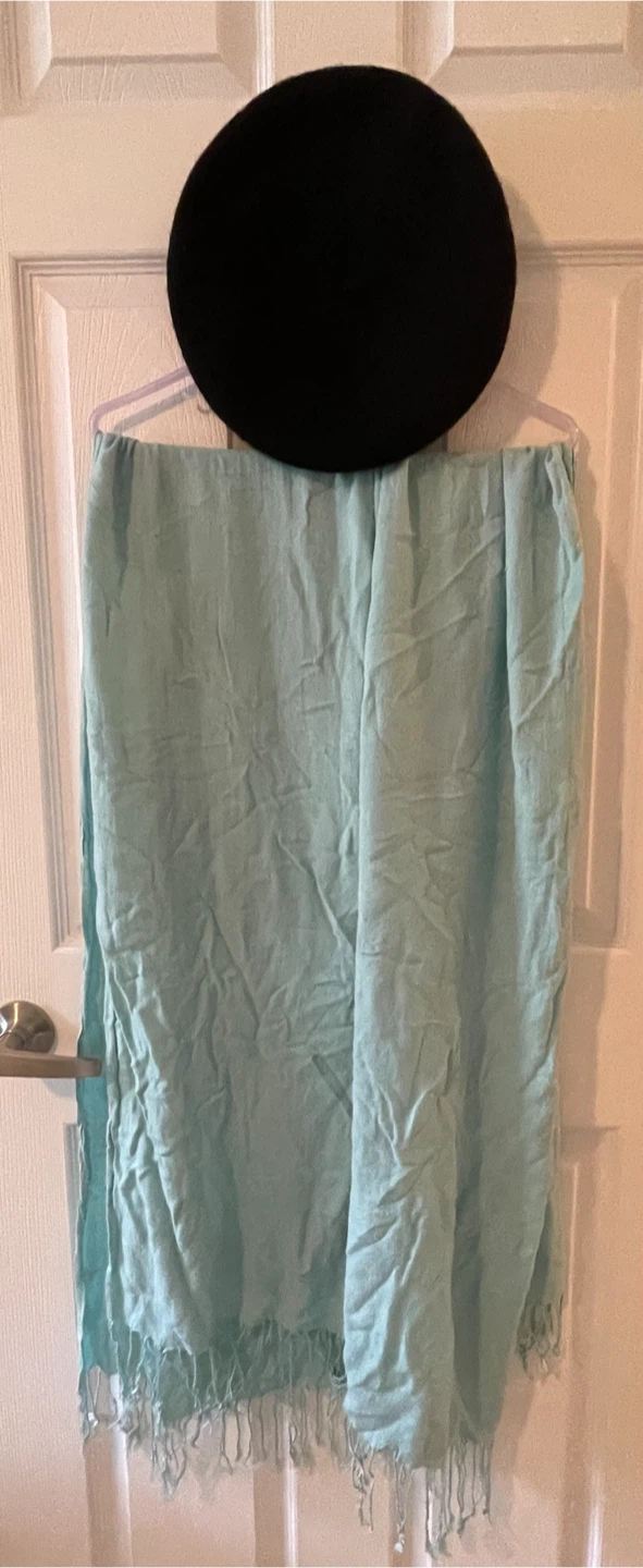 Black Beret and Light Blue / Green  Pashmina Set (pre-loved) - photo 2
