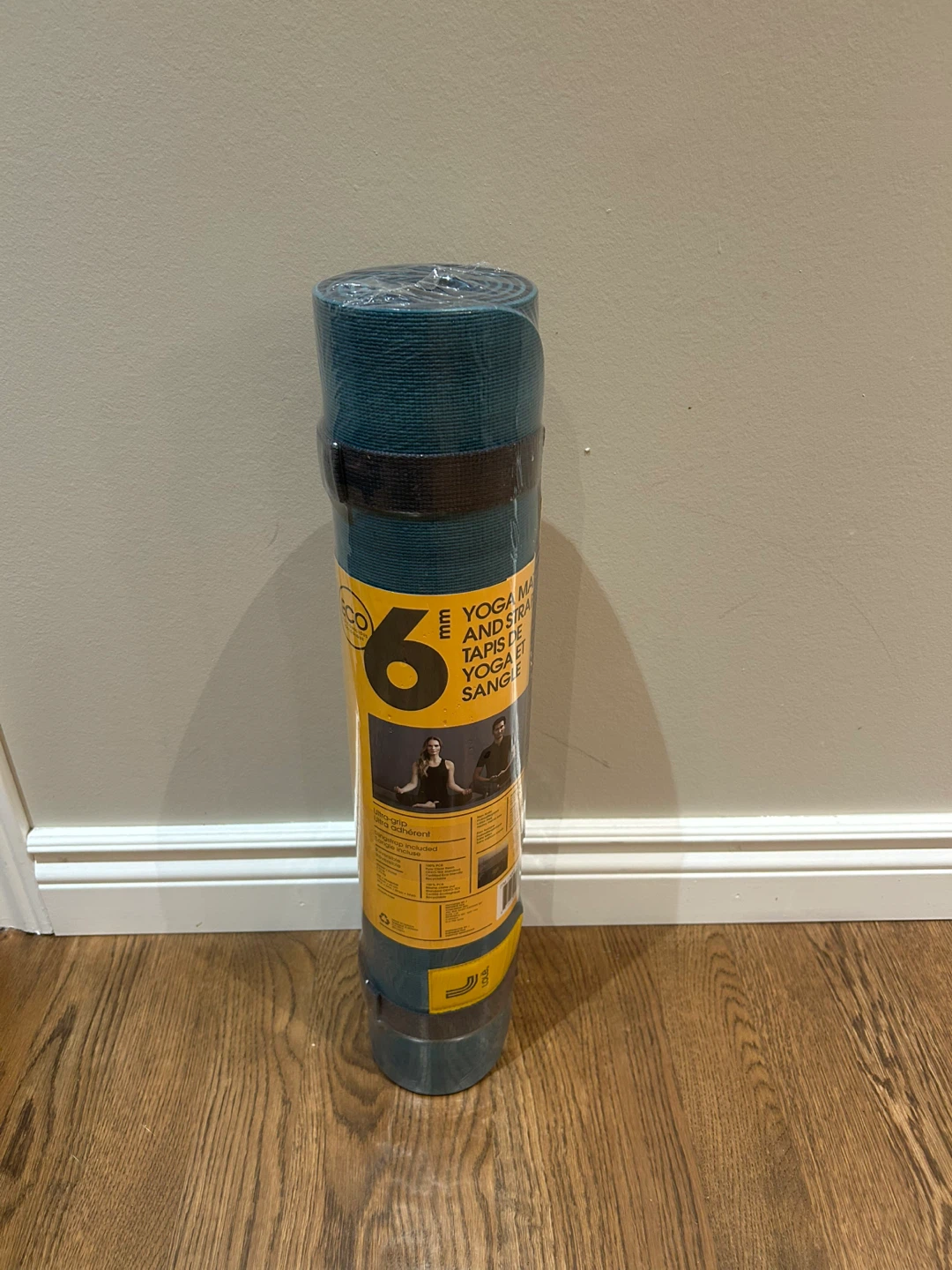 BRAND NEW 6MM LOLE YOGA MAT (READ LISTING)
